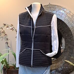 NWOT Cutter & Buck Women's Black and White Quilted Vest